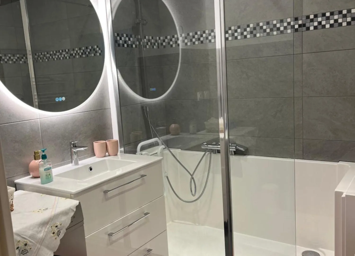 Appartement T3 Lyon Centre 0*,