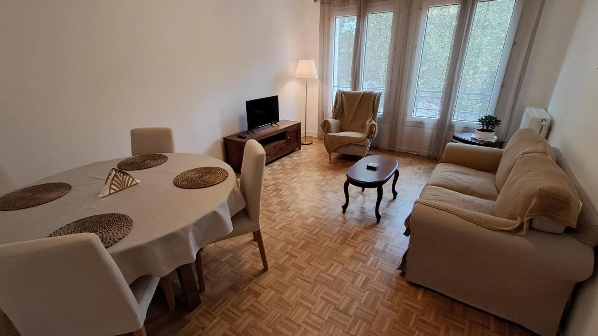 Appartement T3 Lyon Centre contacts